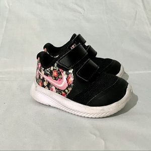 Baby Nike sneakers size 4